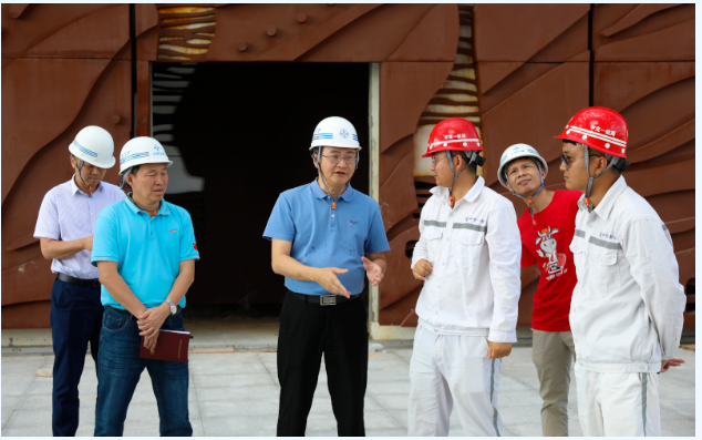 歡迎三沙市市委常委，市長鄧忠蒞臨我司承接的三沙廣場項目，三沙文體館項目現場調研并指導